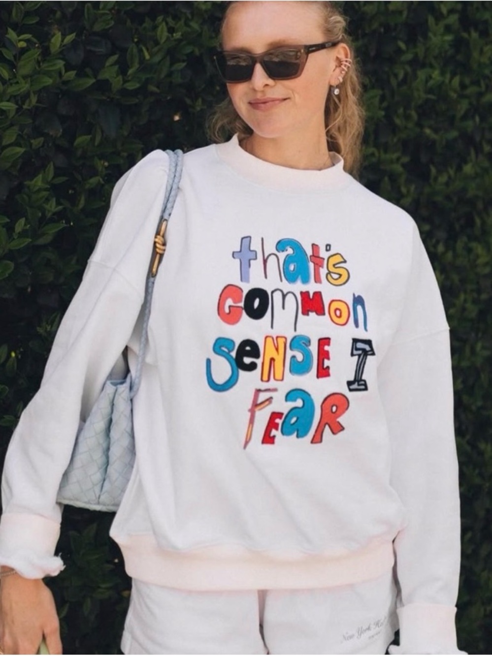 Brett’s Bites “That’s Common Sense I Fear” Graphic Sweatshirt Size M